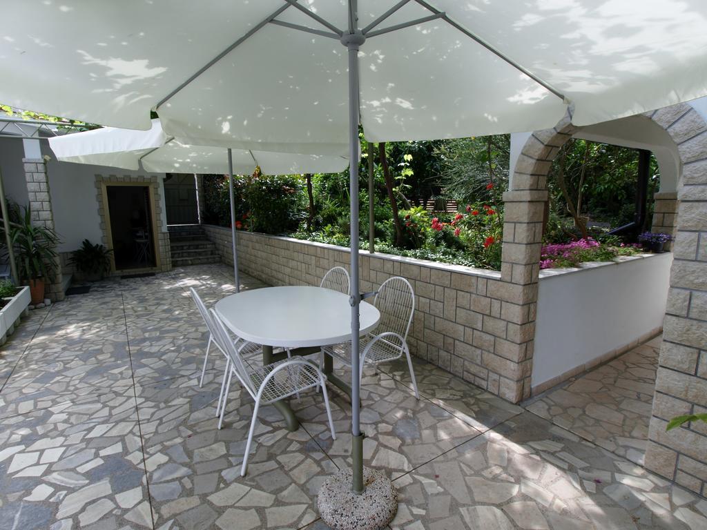Apartments Biserka Rab Town Exterior foto