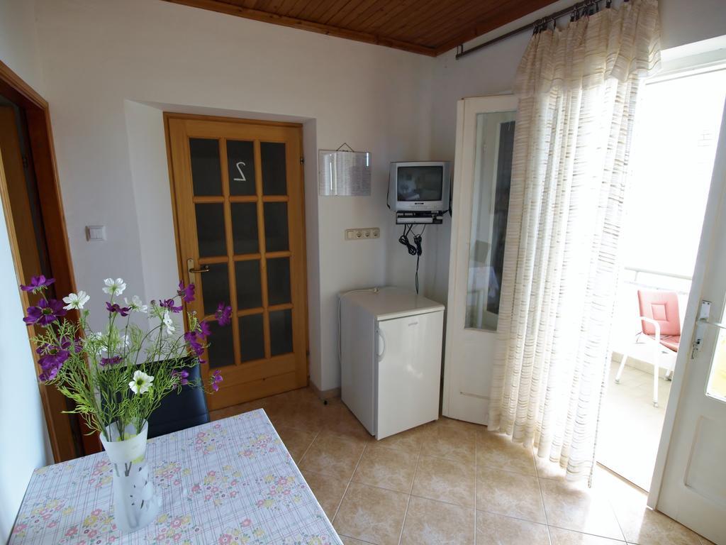 Apartments Biserka Rab Town Exterior foto